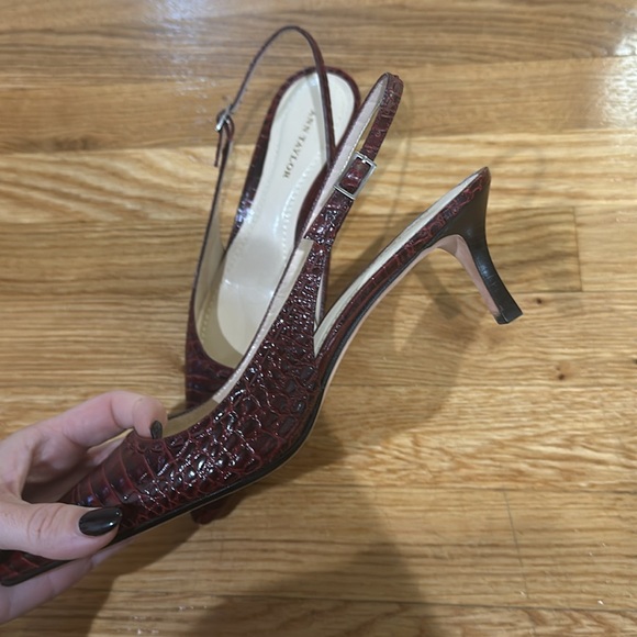 Ann Taylor sling back kitten heels - Picture 5 of 6